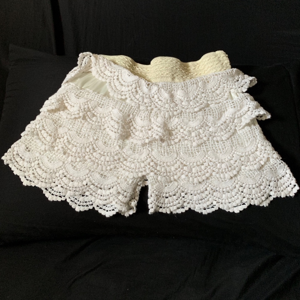 Shorts - Picture 3 of 3